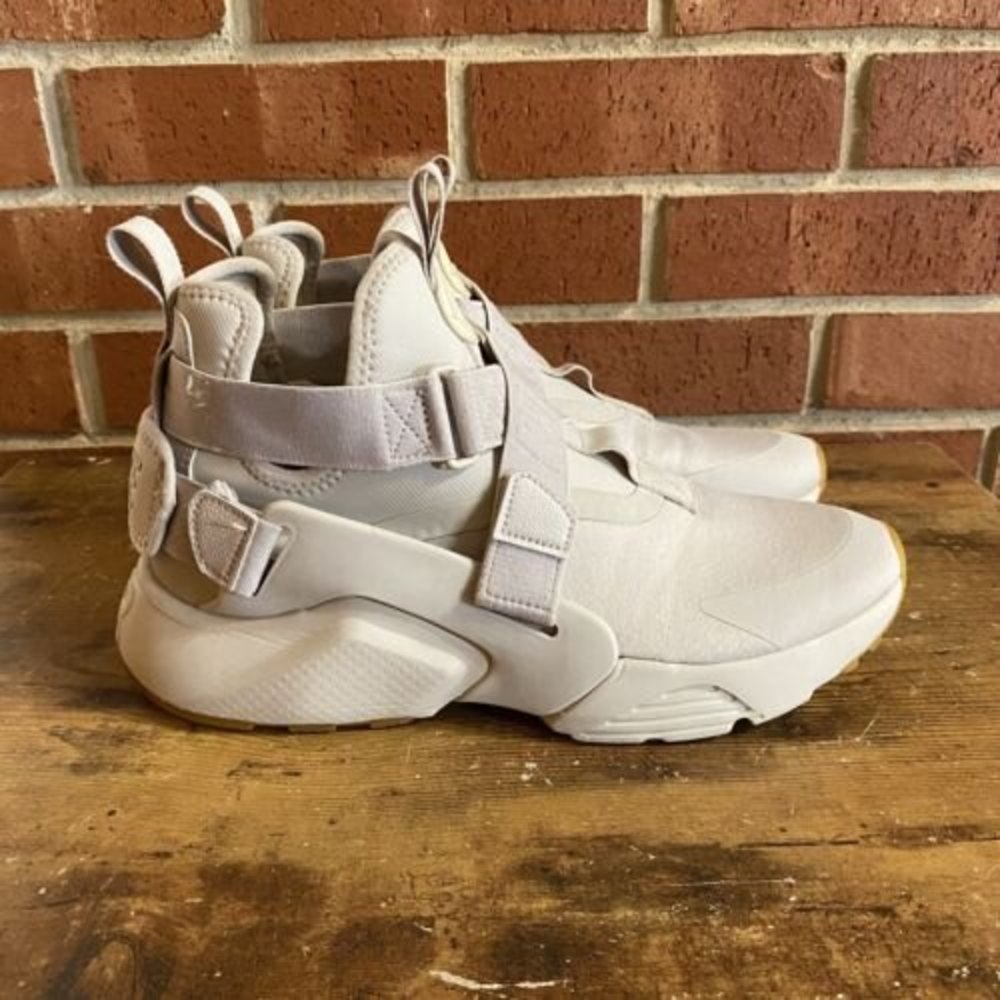 Nike Air Huaraches City Womens Size 8.5 Beige Sneaker Shoes Low Top AH6787-001